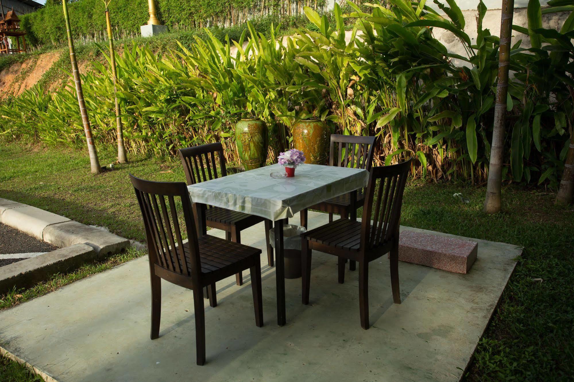 Airbest Gemtree Lampang Hotel Екстериор снимка