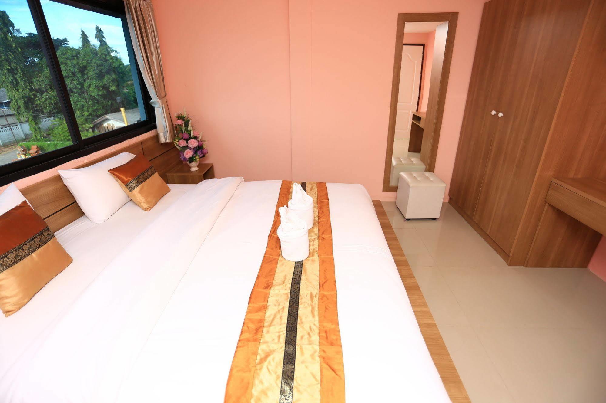 Airbest Gemtree Lampang Hotel Екстериор снимка